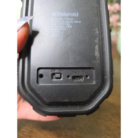 Polaroud model# PBT524 Wireless Portable Bluetooth Speaker Black - Picture 7 of 16